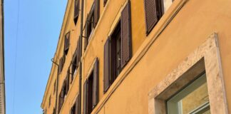 Zimmermann Kleider: Entdecken Sie Die Magie Des Eleganten Stils