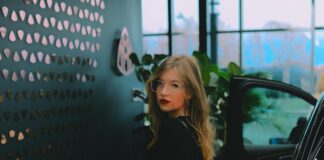 Kleider Machen Leute: Wie Kleidung Unsere Wahrnehmung Prägte