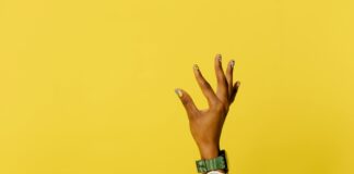 Schwarze Kleider: Entdecke Die Magie Eleganter Styles!