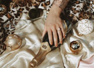 Satin Kleid: Entdecke Die Eleganz Und Vielseitigkeit Für Jeden Anlass