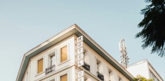 Cecil Kleider: Entdecken Sie Die Neueste Mode Für Jeden Anlass