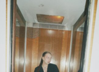 Korsett Kleid: Entdecke Die Magie Der Figurbetonten Mode