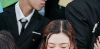 Blutsgeschwister Kleid: Entdecke Die Magie Von Einzigartiger Mode