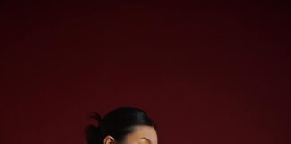 Kleid 20er Jahre: Entdecke Den Zeitlosen Glamour Stil Heute!