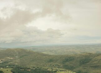 Kleid Das Bauch Kaschiert: Entdecken Sie Stilvolle Lösungen!